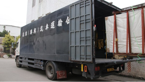 佛山哪個門窗廠家做工程門窗做得好？-樓上樓門窗